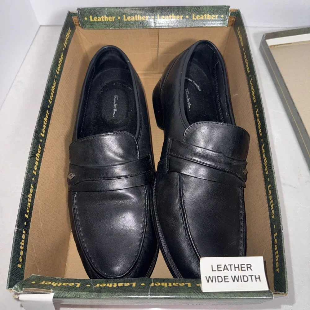 Thom McAn Men's Black Loafer Shoes- Size 11 Wide  EXCELLENT